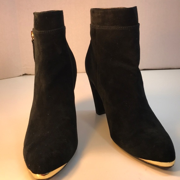 Adrienne Vittadini Black Suede Booties Size 8 - Picture 2 of 8